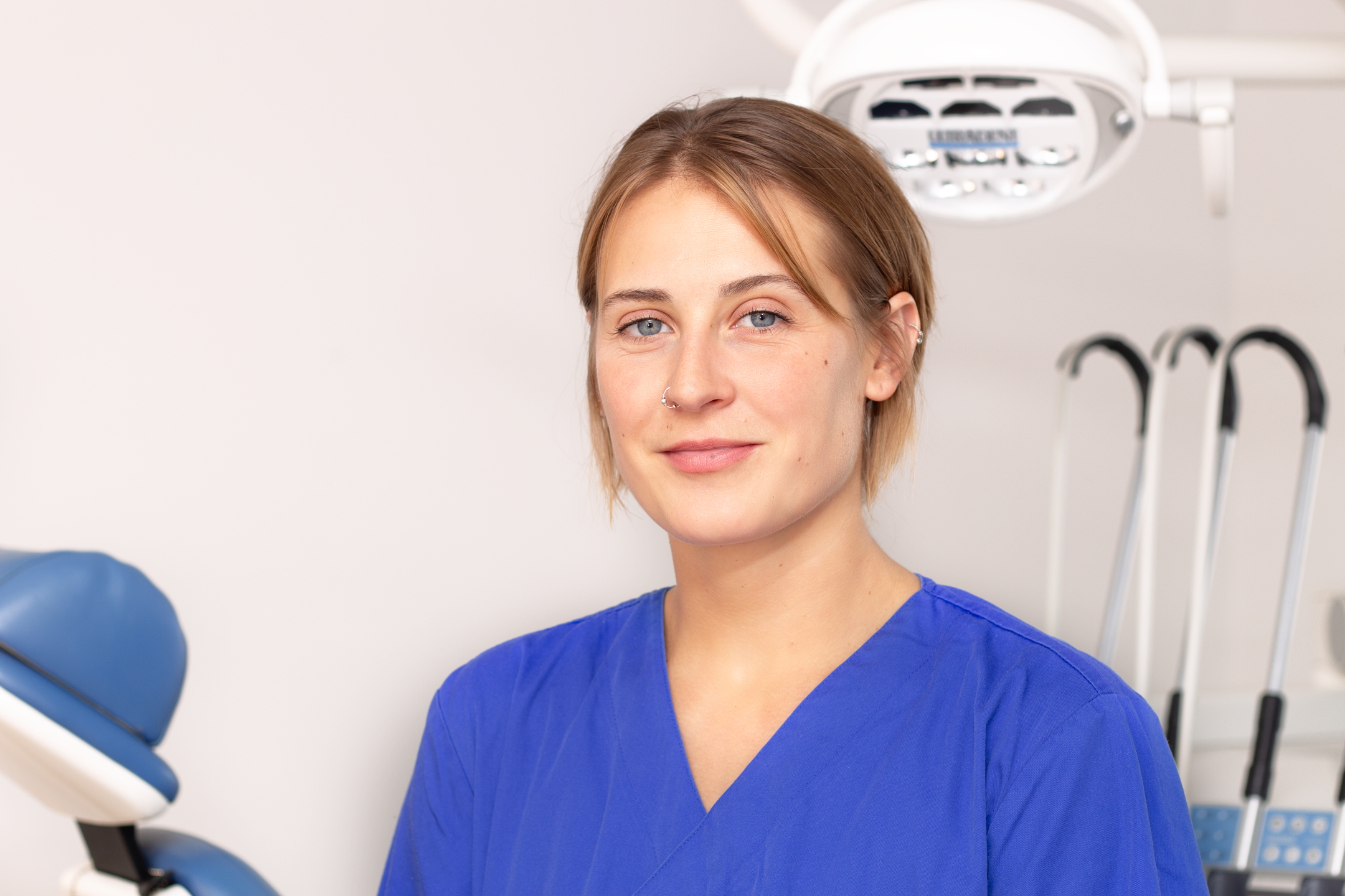 Freddy Schönfeld -Zahnarzthelferin